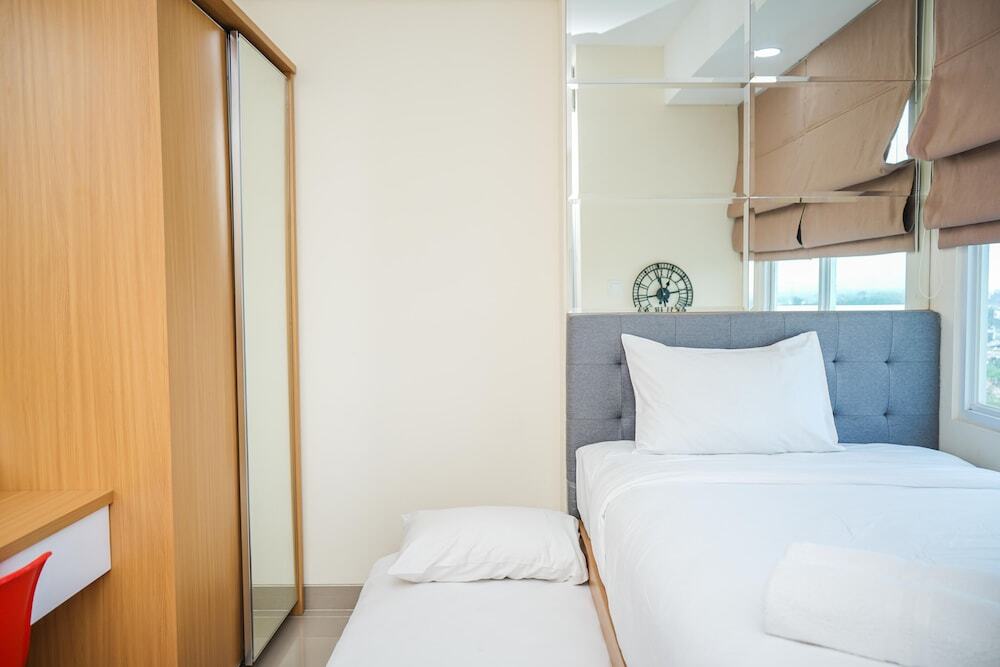 Legok: Cozy And Lovely Studio Apartment At B Residence