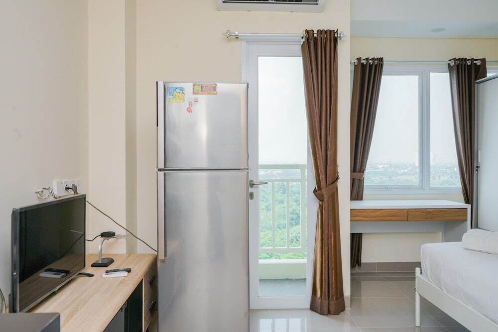 Minimalist Studio Apartment at B Residence near Aeon Mall BSD — фото 1