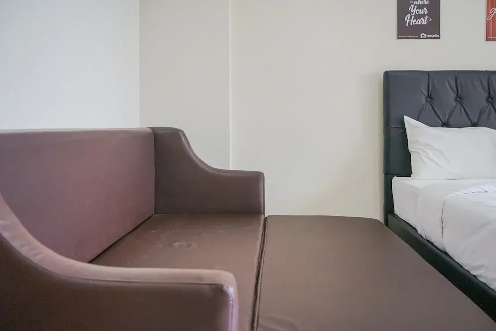 Джакарта: Simply Minimalist Studio at Green Park View Apartment