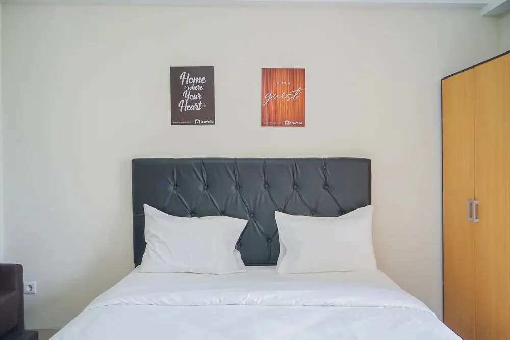 Джакарта: Simply Minimalist Studio at Green Park View Apartment