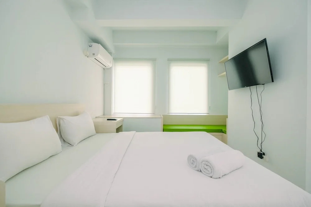 Бекаси: Comfy and Minimalist 1BR Patraland Urbano Apartment near Bekasi Station