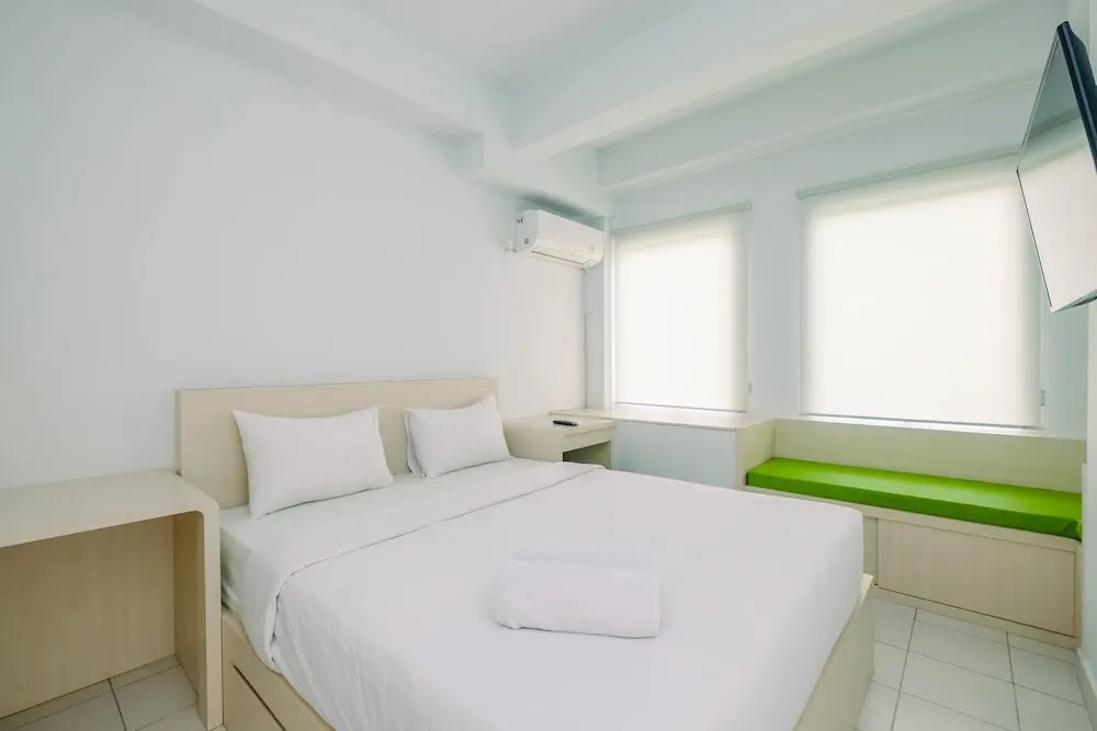 Бекаси: Comfy and Minimalist 1BR Patraland Urbano Apartment near Bekasi Station
