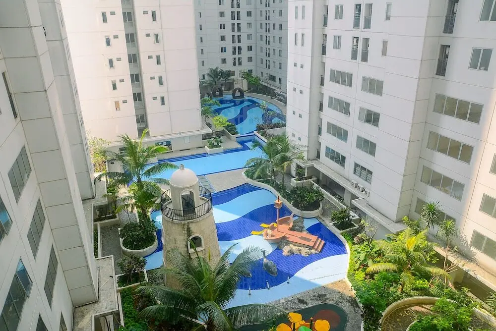 Джакарта: 2BR Fully Furnished Modern Bassura City Apartment