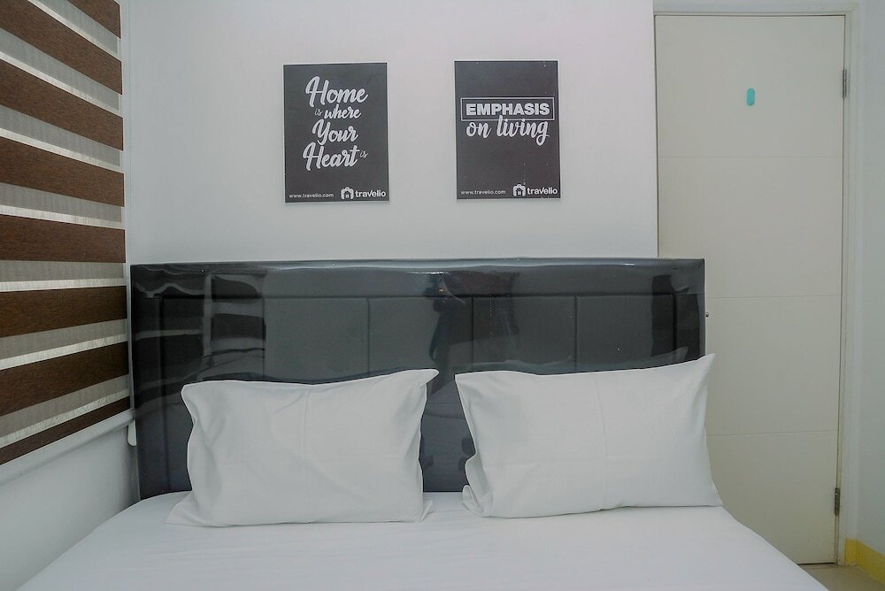 Джакарта: 2BR Fully Furnished Modern Bassura City Apartment
