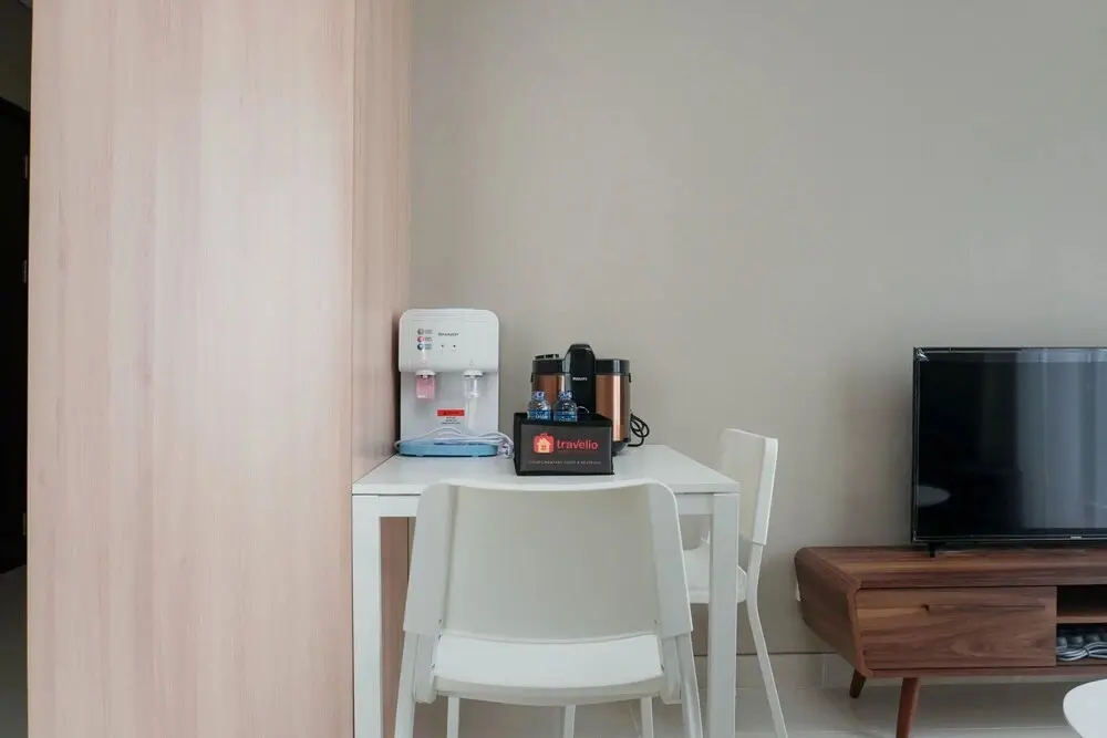 Джакарта: Lavish 1BR at Ciputra International Apartment
