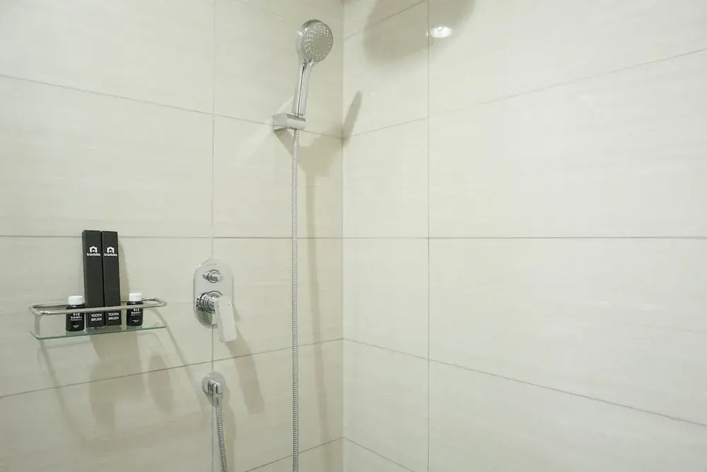 Джакарта: Lavish 1BR at Ciputra International Apartment