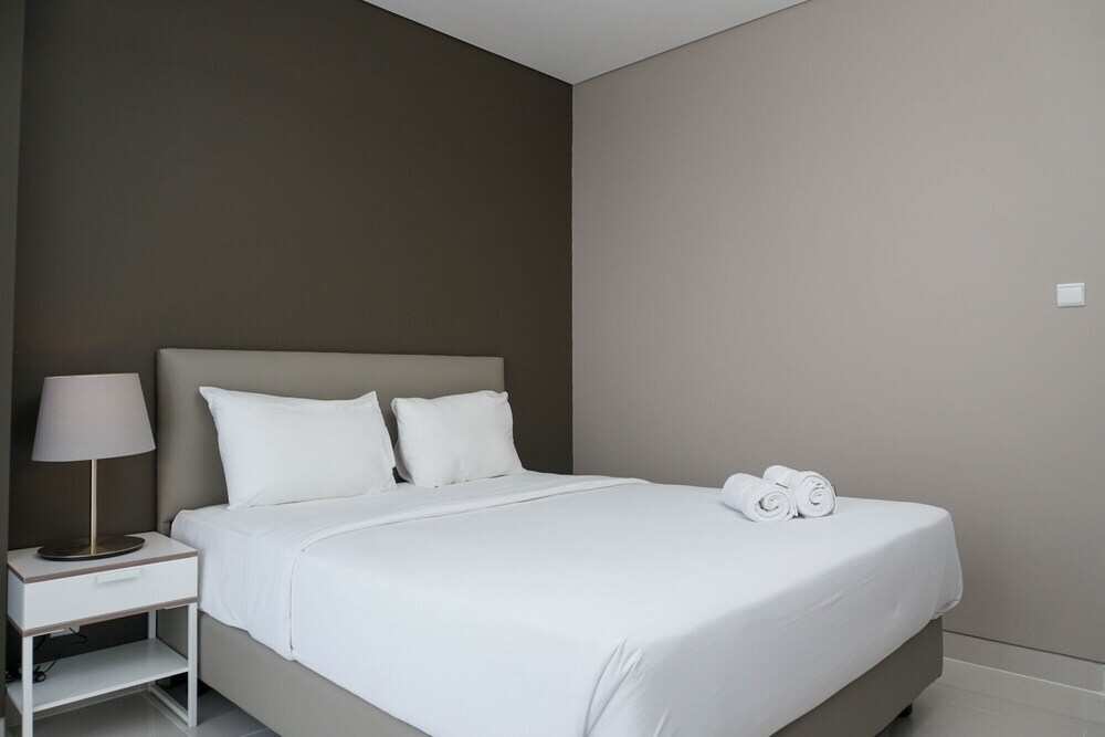 Джакарта: Opulent 2BR Residence at Ciputra International Apartment