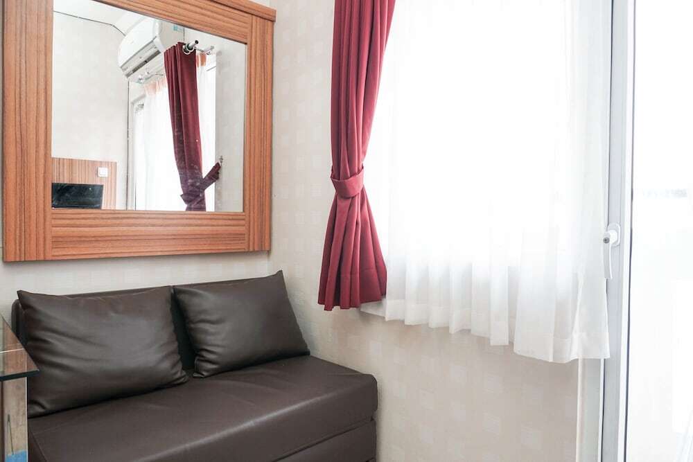 Джакарта: Relax and Stylish 2BR Apartment at Green Pramuka