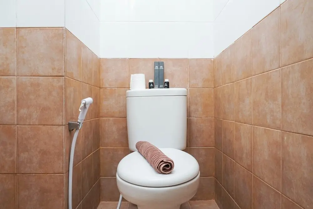 Джакарта: Relax and Stylish 2BR Apartment at Green Pramuka
