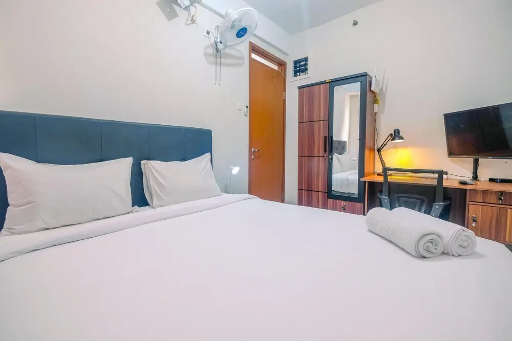 Джакарта: Minimalist 2BR Apartment at Green Park View
