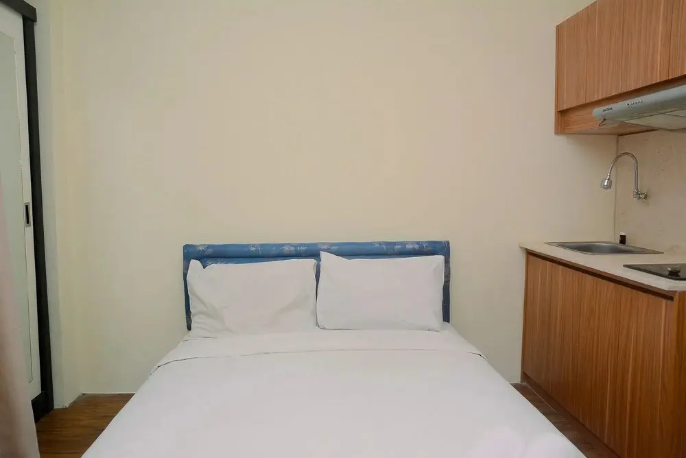 Джакарта: Cozy and Stylish Studio Green Pramuka Apartment near Mall
