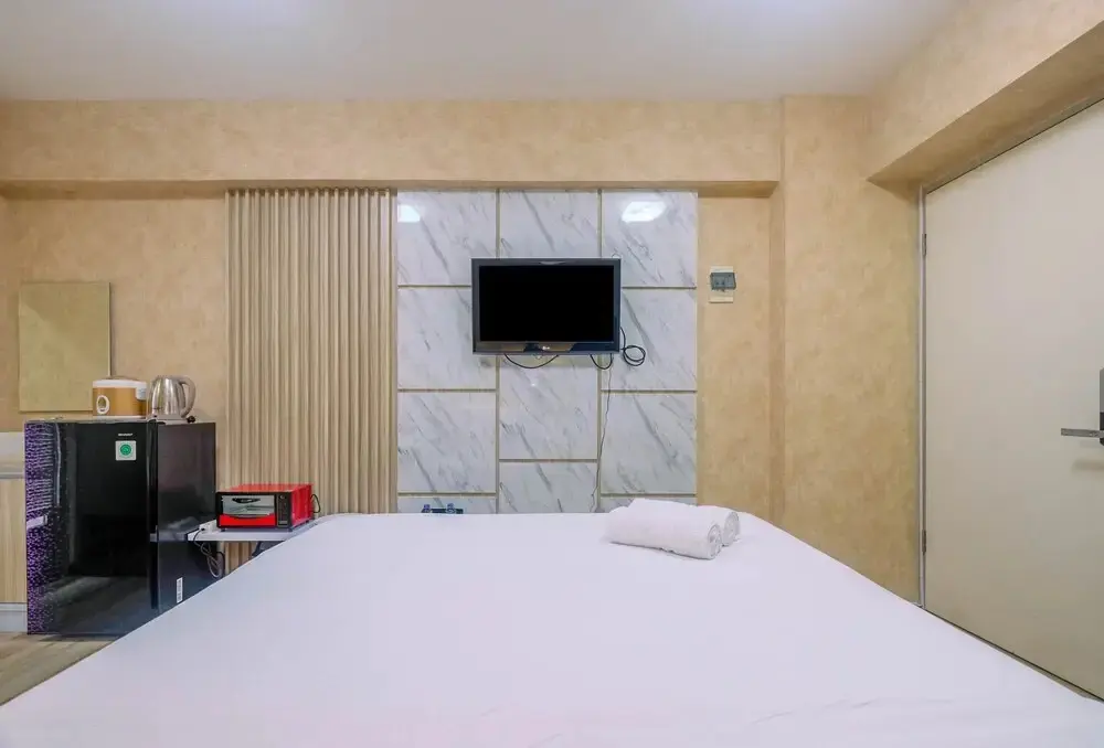 Джакарта: Elegant Studio (No Kitchen) Apartment at Green Bay Pluit