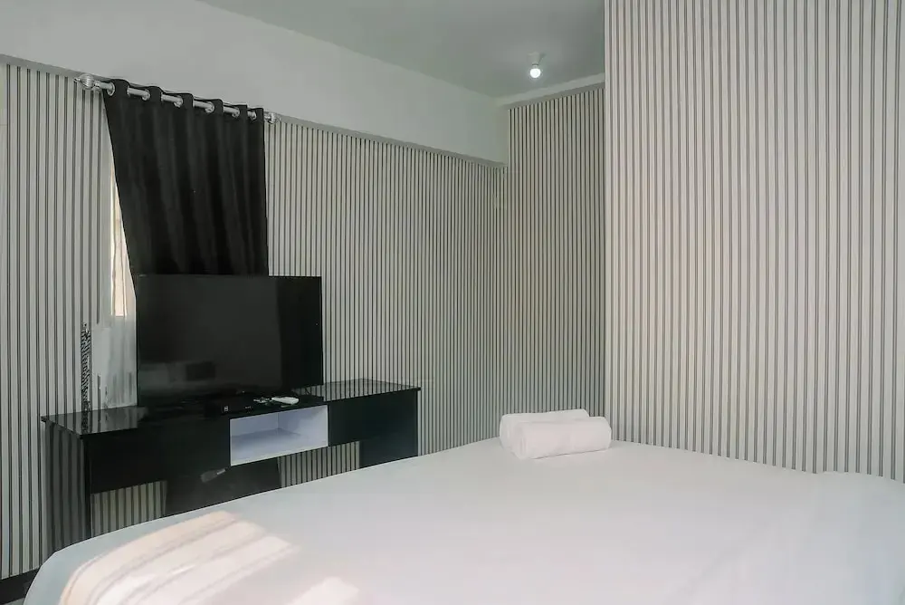 Джакарта: Homey and Relaxing 2BR The Wave Apartment