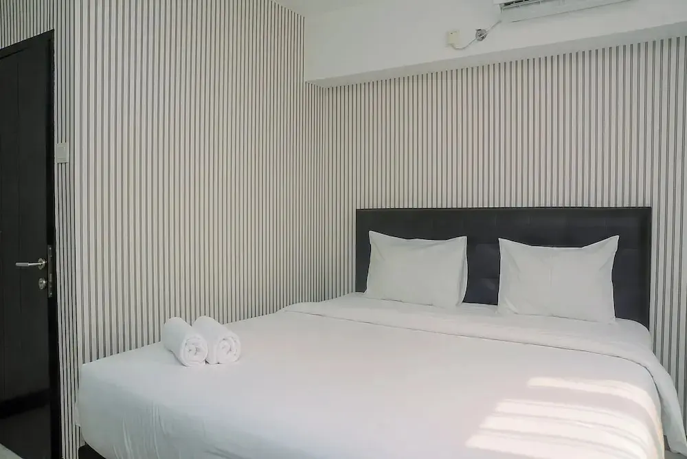 Джакарта: Homey and Relaxing 2BR The Wave Apartment