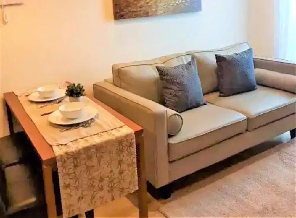 Сурабая: Apartement Grand Sungkono Lagoon A by Nur Faizah