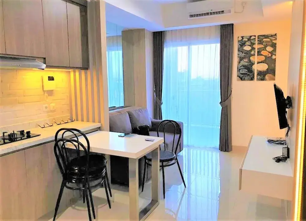 Сурабая: Apartement Grand Sungkono Lagoon A by Nur Faizah