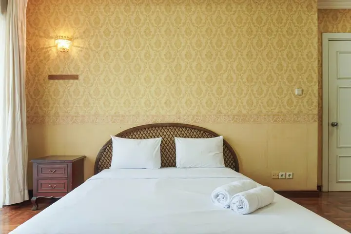 Джакарта: Spacious and Elegant 2BR @ Kedoya Elok Apartment