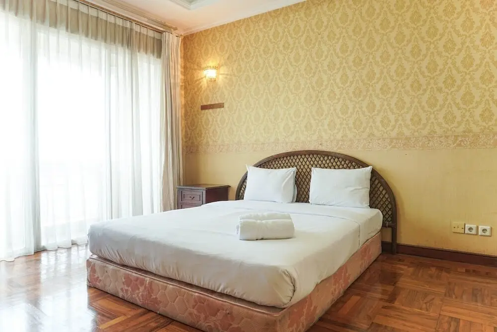 Джакарта: Spacious and Elegant 2BR @ Kedoya Elok Apartment