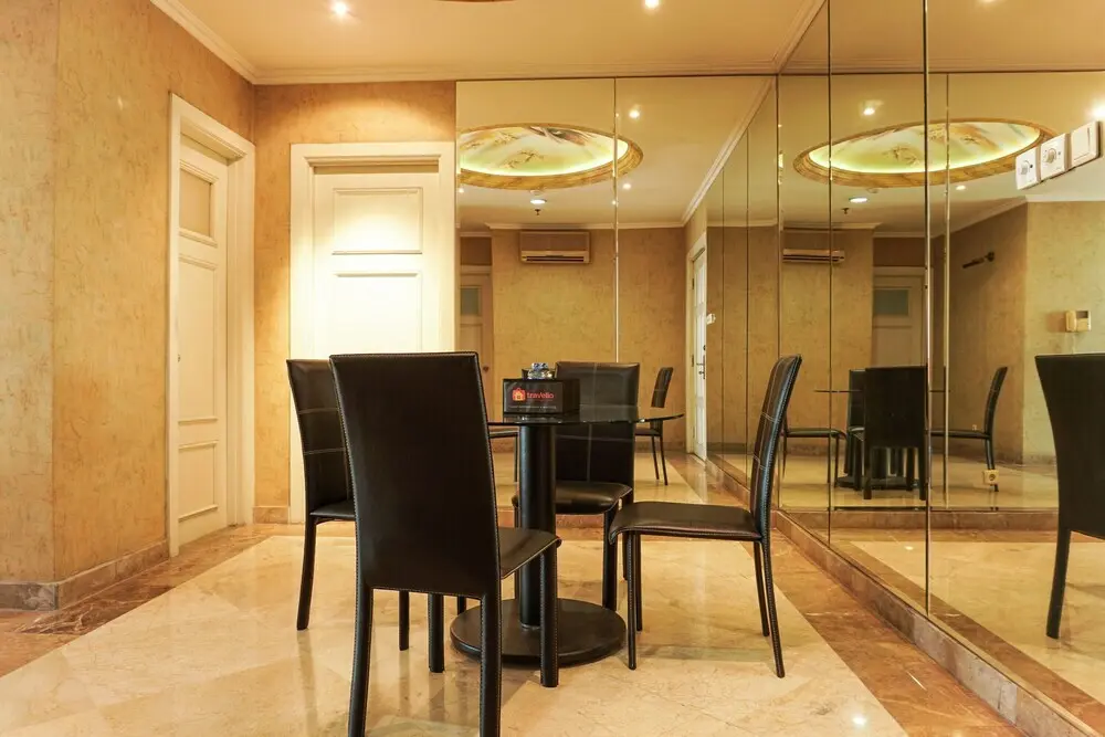 Джакарта: Spacious and Elegant 2BR @ Kedoya Elok Apartment