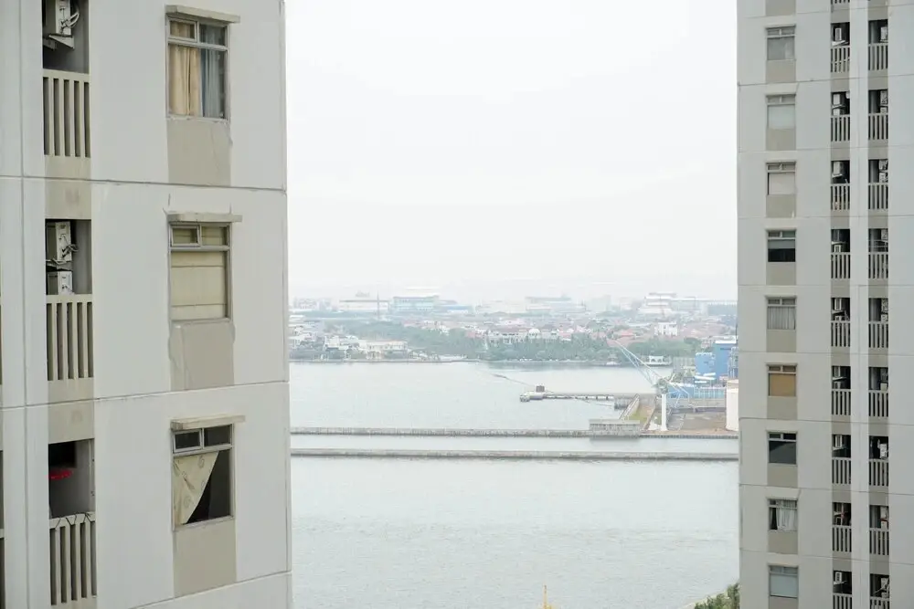 Compact and Scenic Studio Room Green Bay Pluit Apartment — фото 1