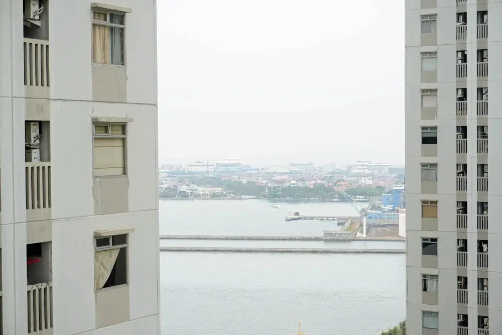 Джакарта: Compact and Scenic Studio Room Green Bay Pluit Apartment