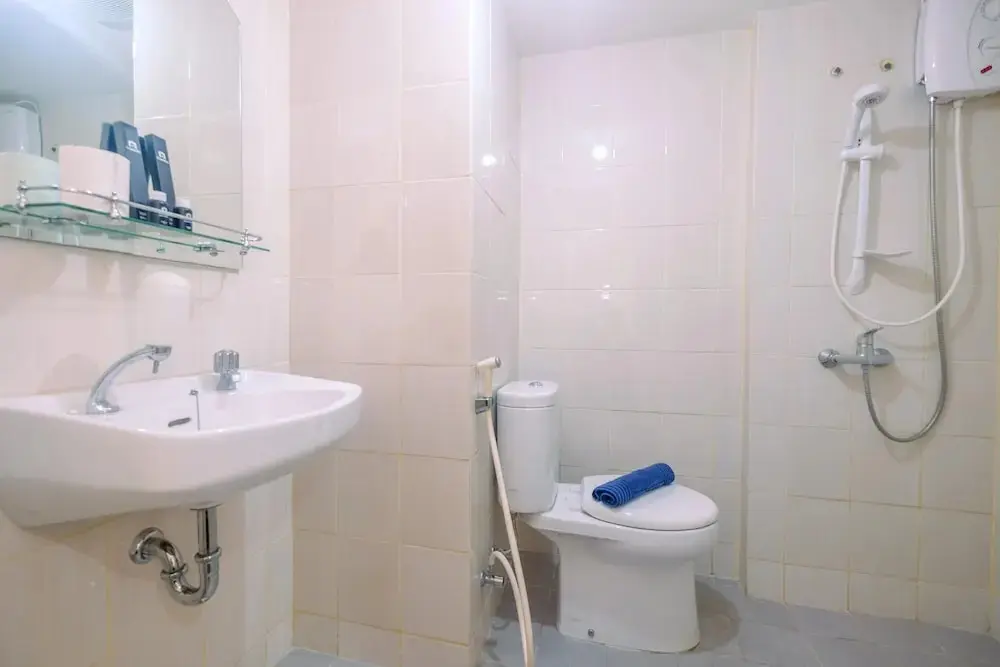 Джакарта: Relaxing and Stylish Studio at Amethyst Tower Apartment