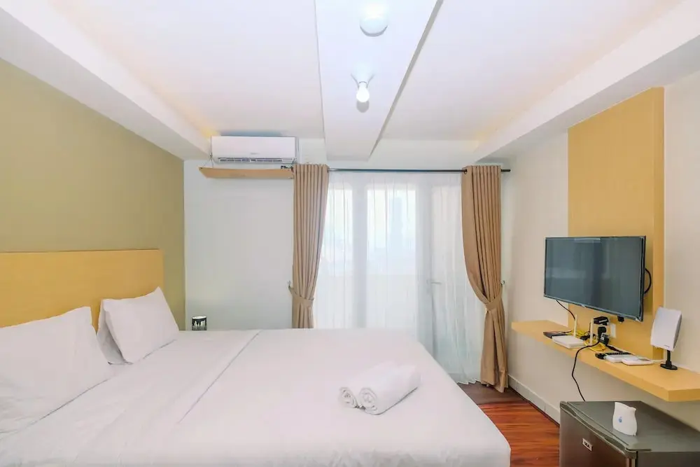 Джакарта: Relaxing and Stylish Studio at Amethyst Tower Apartment