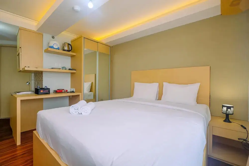Джакарта: Relaxing and Stylish Studio at Amethyst Tower Apartment