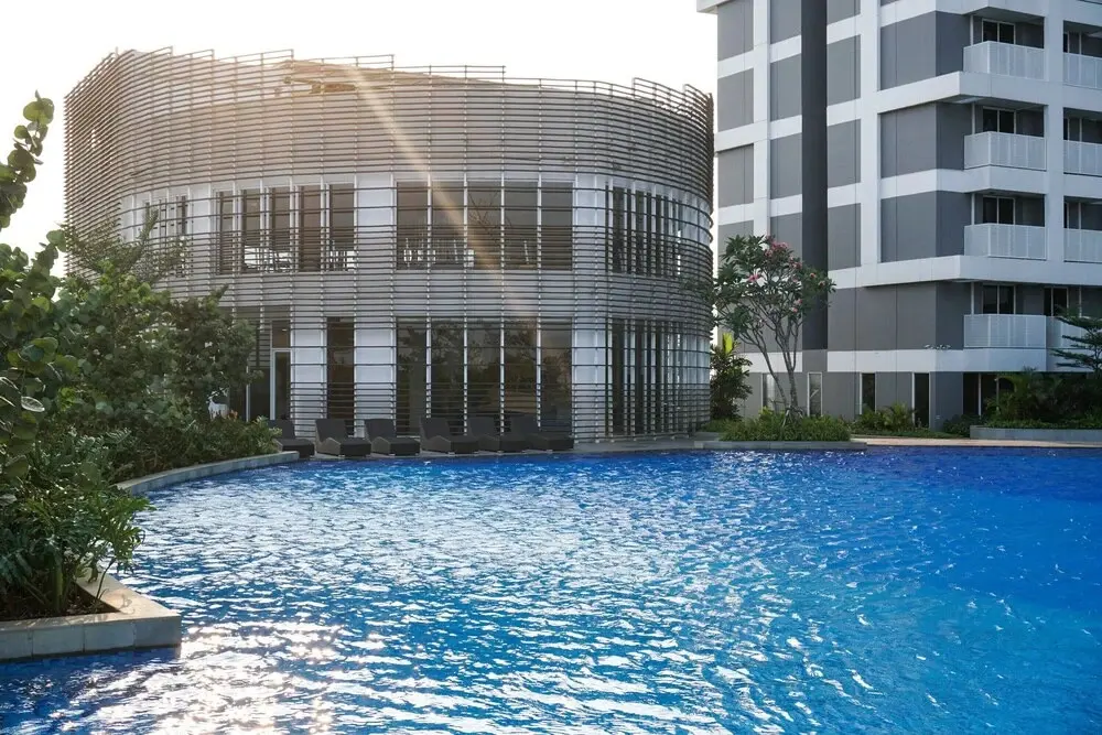 Джакарта: Relax and Comfy with Pool View @ Studio West Vista Apartment