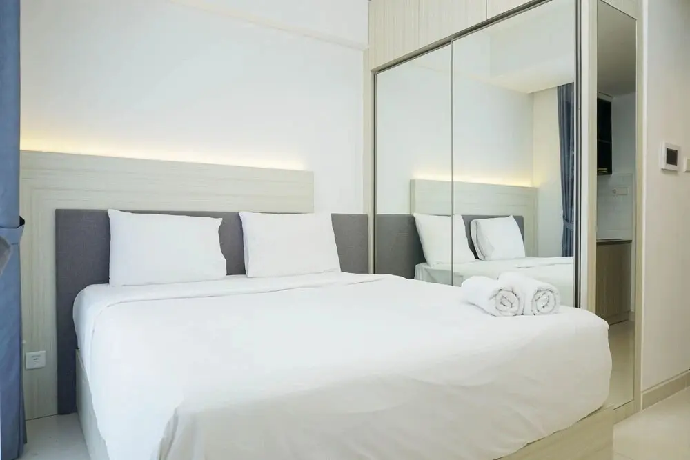 Джакарта: Relax and Comfy with Pool View @ Studio West Vista Apartment