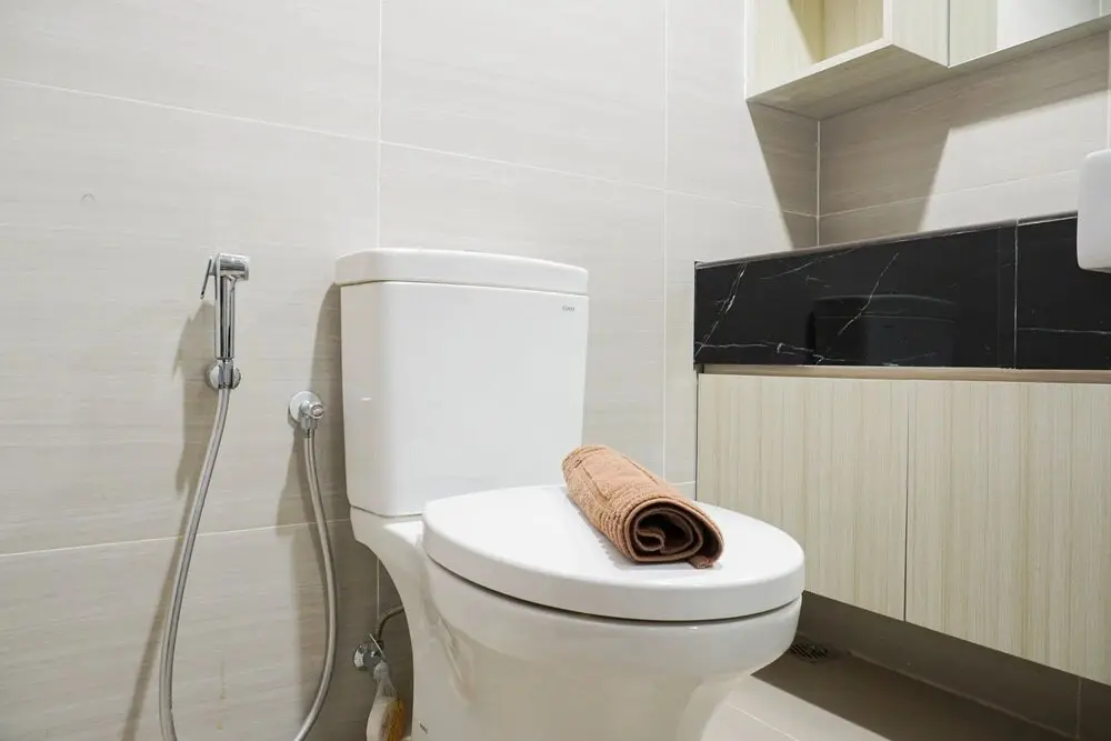 Джакарта: Relax and Comfy with Pool View @ Studio West Vista Apartment