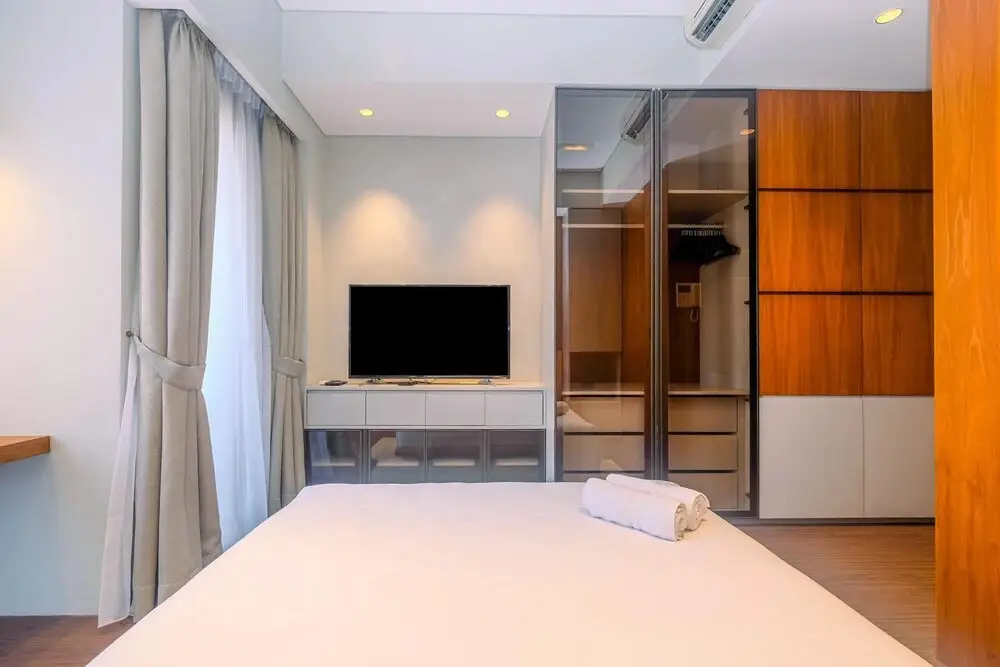 Exclusive and Modern Studio at Menteng Park Apartment — фото 1