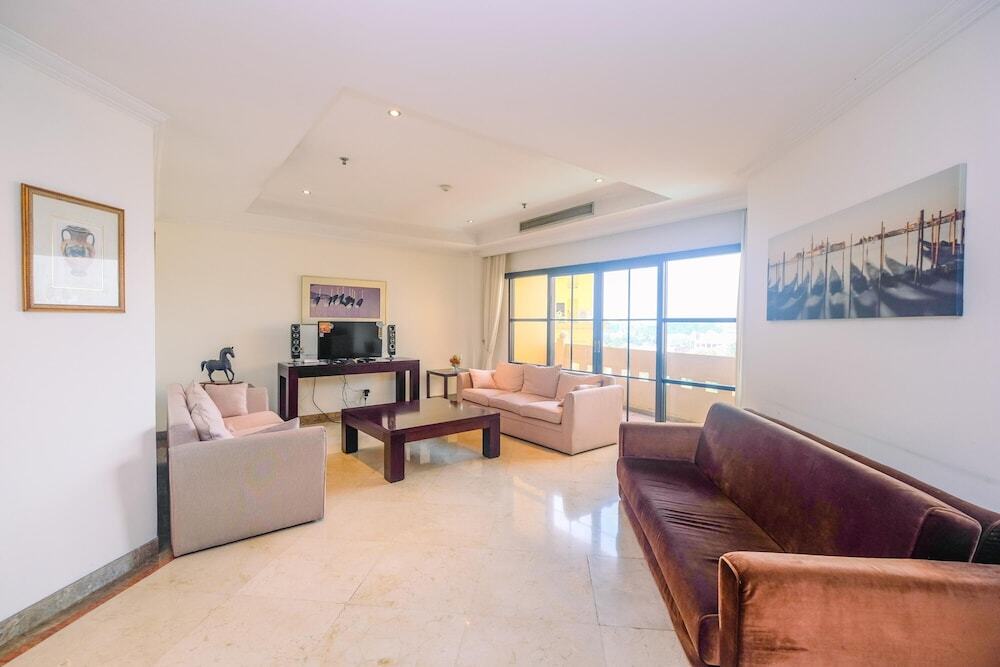 Джакарта: Spacious with Strategic Place @ 2BR Kusuma Chandra Apartment