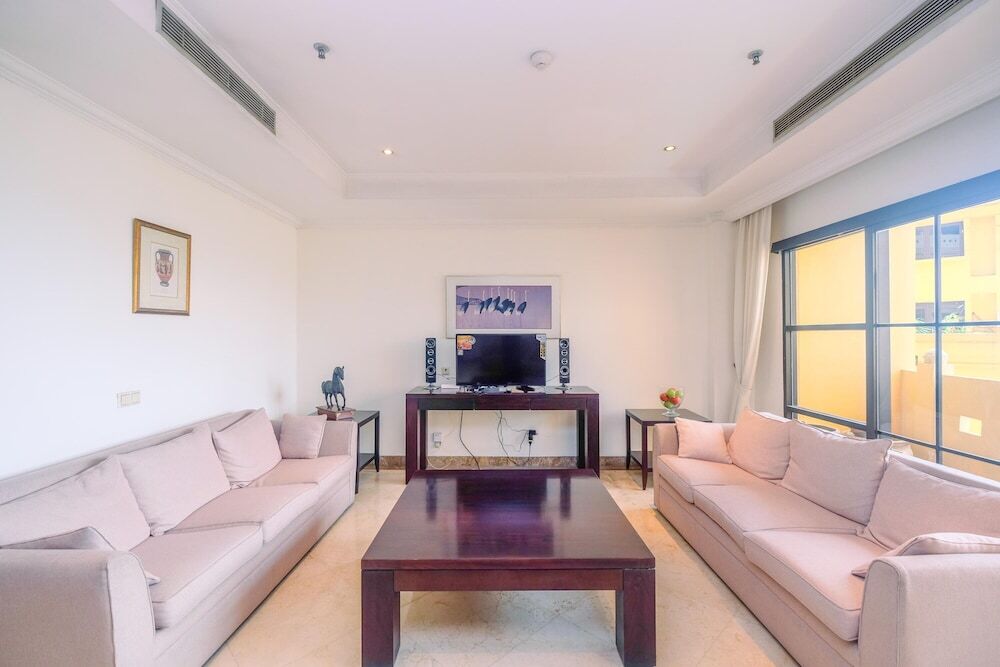 Джакарта: Spacious with Strategic Place @ 2BR Kusuma Chandra Apartment