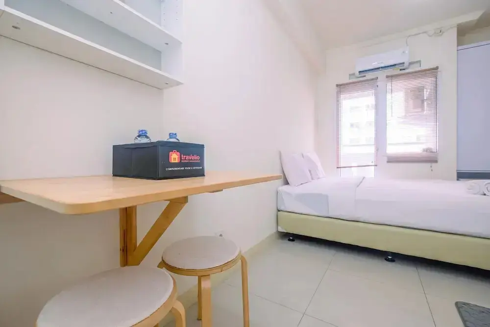 Джакарта: Cozy Studio with Direct Access to Mall at Green Pramuka Apartment