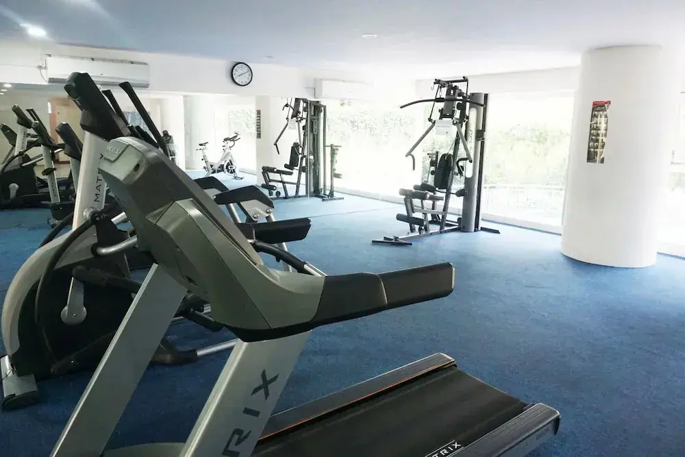 Бандунг: Pleasant 1BR Apartment with Sofa Bed at Dago Suites