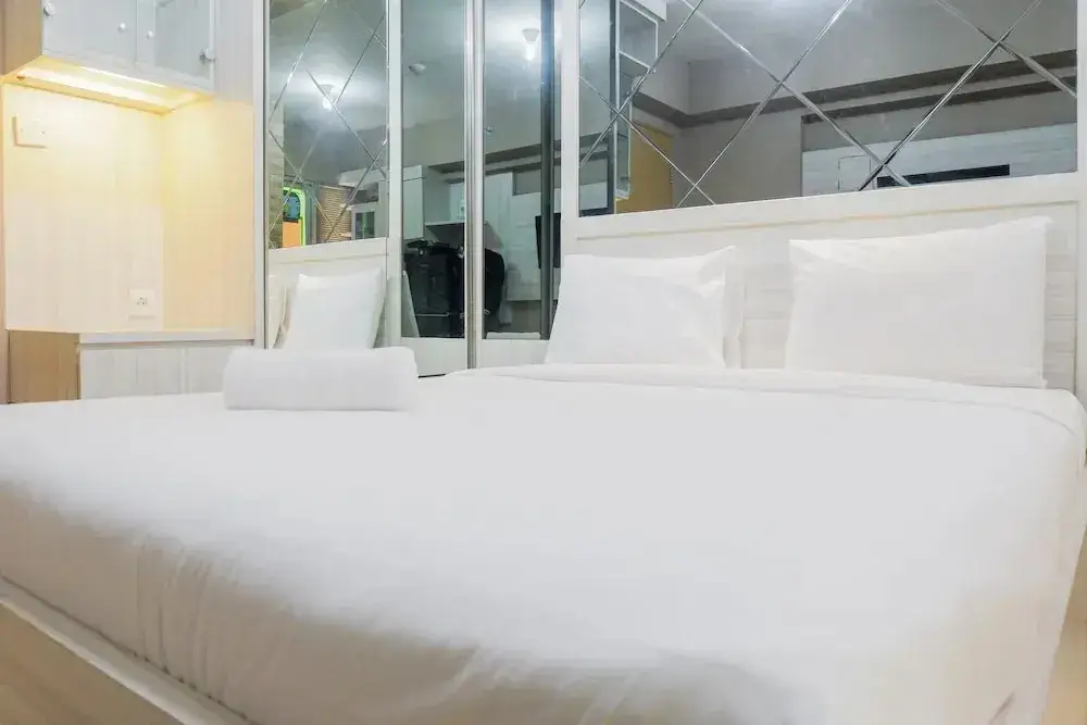 Сурабая: Best Value Studio Room Apartment at Educity