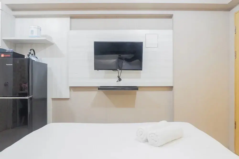 Сурабая: Best Value Studio Room Apartment at Educity