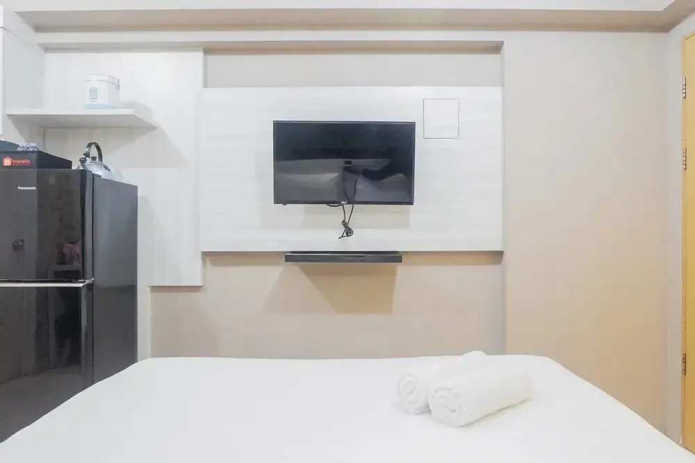 Сурабая: Best Value Studio Room Apartment at Educity