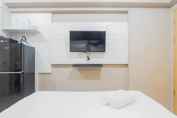 Сурабая: Best Value Studio Room Apartment at Educity