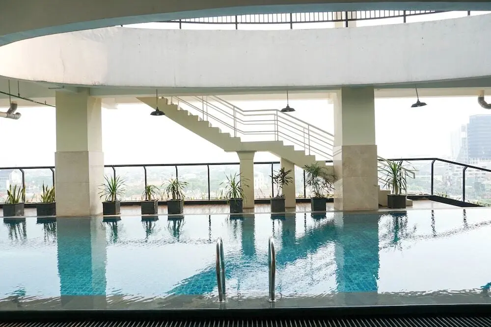 Депок: Fabulous 1BR Apartment at Atlanta Residences