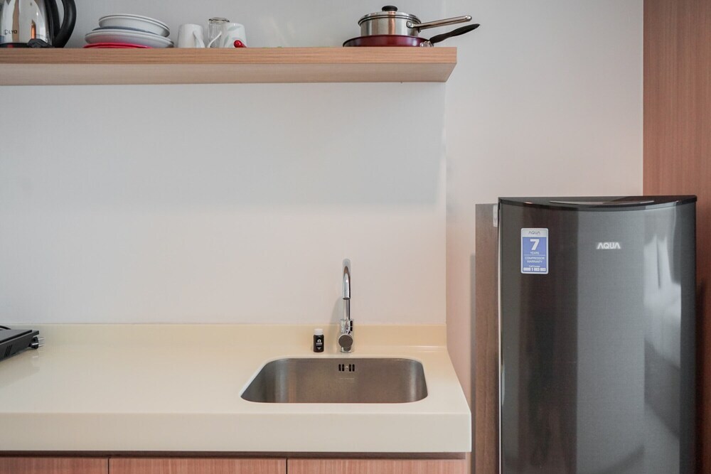Тангеранг: Fabulous Studio Apartment at Tree Park City Cikokol