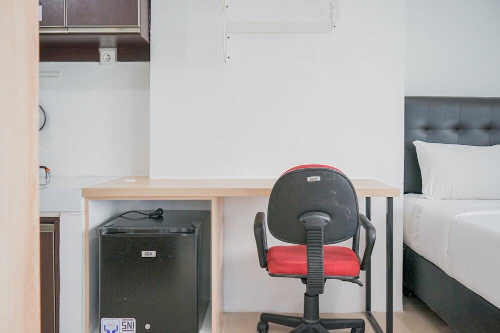Южный Тангеранг: Low Floor Minimalist Studio @ Bintaro Plaza Apartment