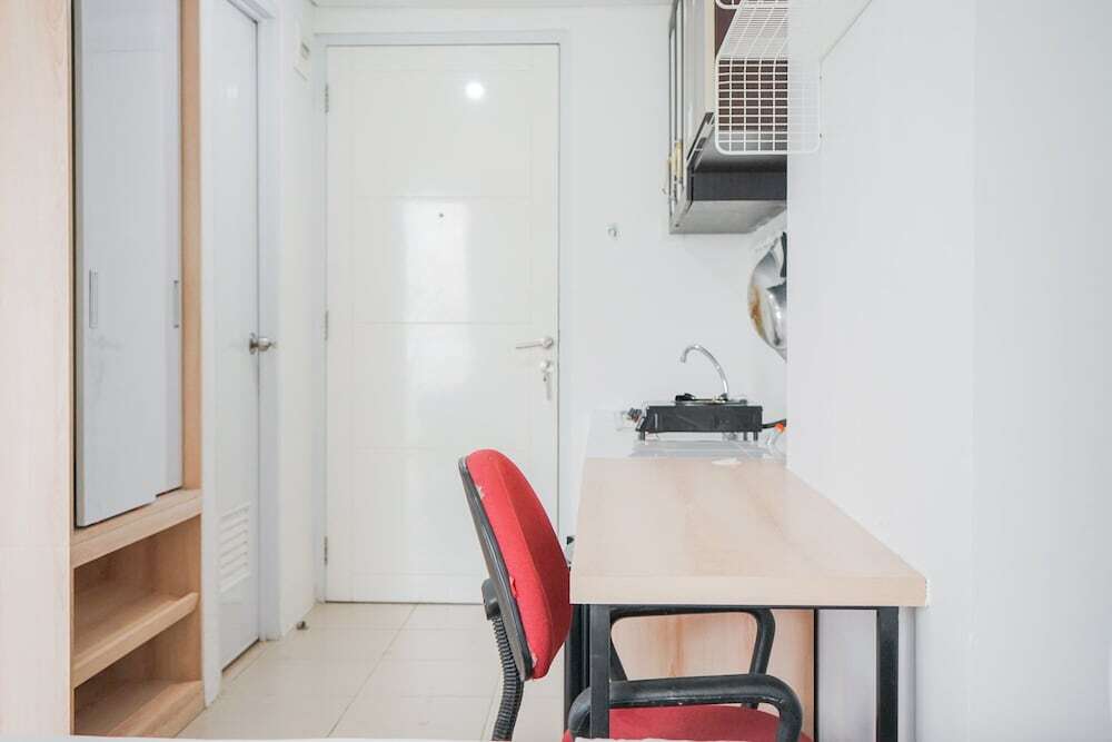 Южный Тангеранг: Low Floor Minimalist Studio @ Bintaro Plaza Apartment