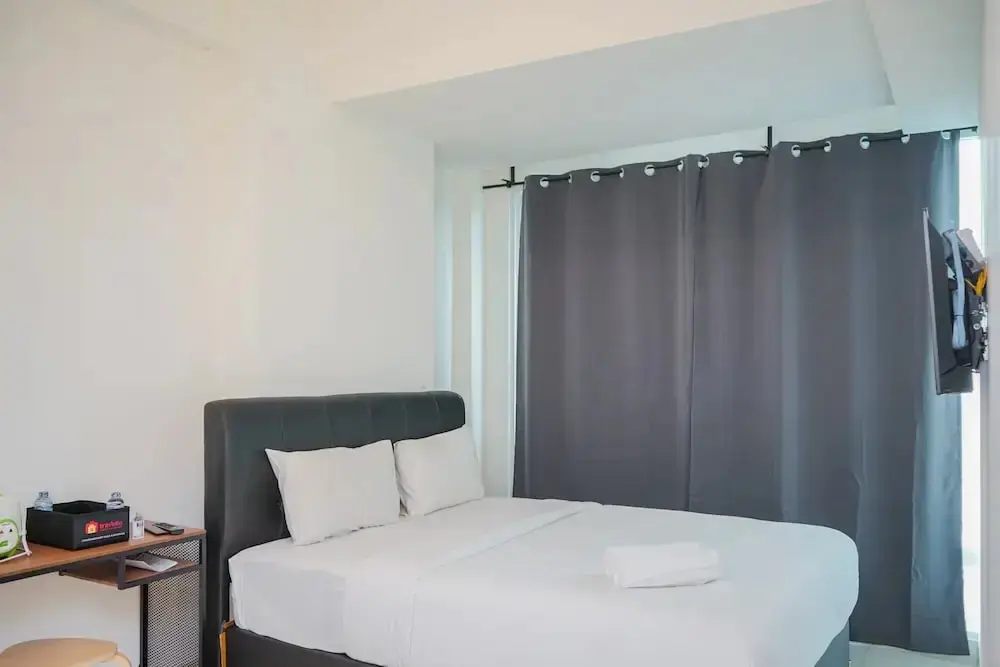 Южный Тангеранг: Cozy and Comfy Studio Tree Park Apartment