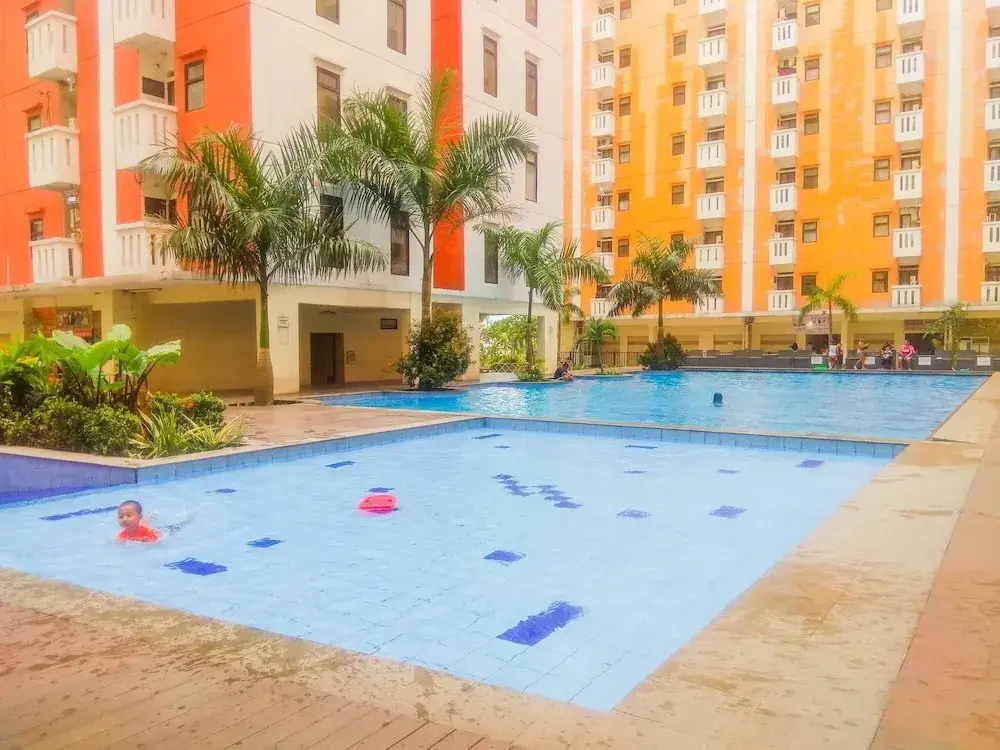 Бекаси: Best and Brand New 2BR Kemang View Apartment
