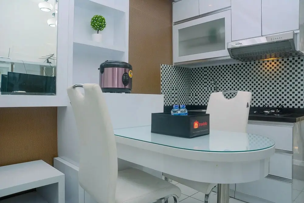 Бекаси: Best and Brand New 2BR Kemang View Apartment
