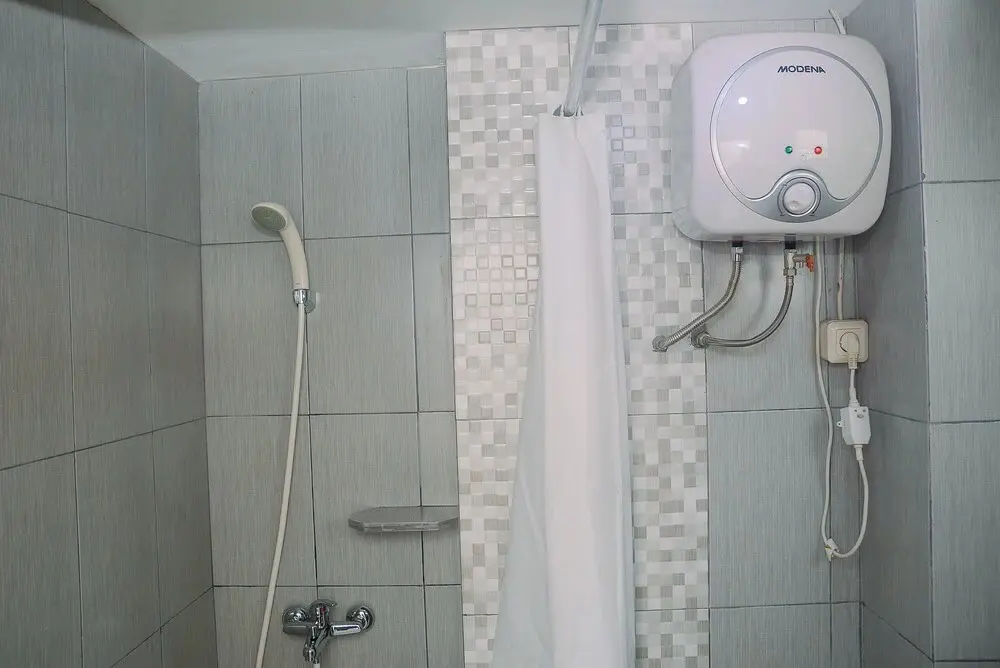 Бекаси: Best and Brand New 2BR Kemang View Apartment