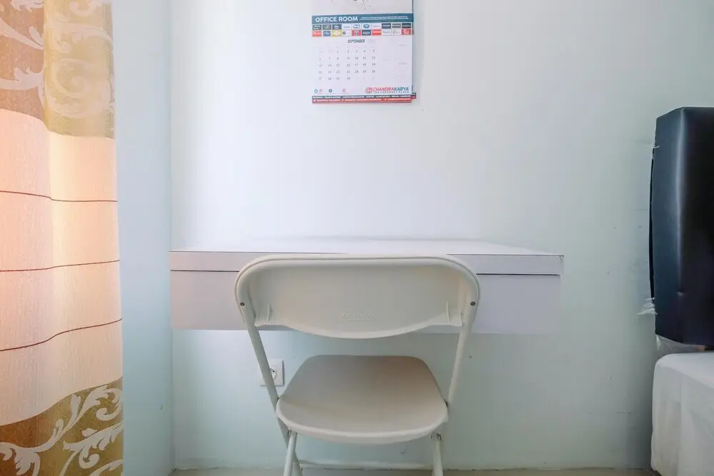 Караванг: Minimalist Studio at Tamansari Mahogany Karawang Apartment