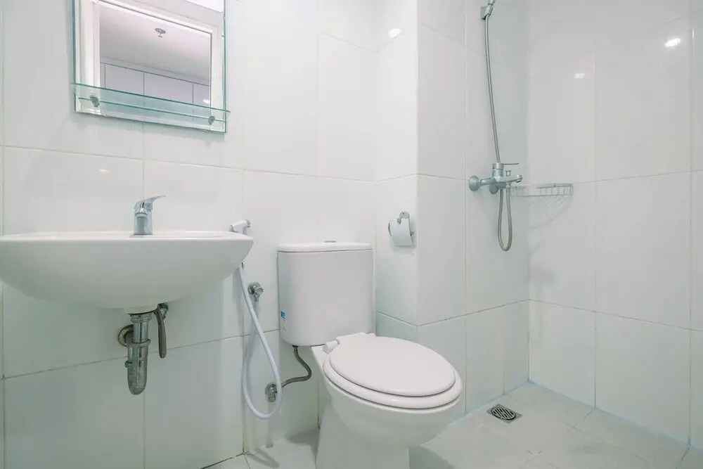 Караванг: Minimalist Studio at Tamansari Mahogany Karawang Apartment
